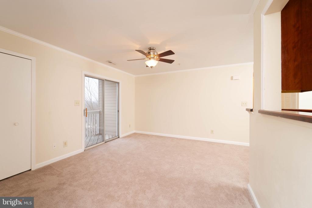 Primary Photo - 75 Fern Oak Cir