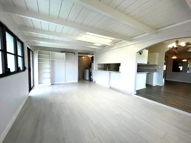 Building Photo - 7281 Nohili St
