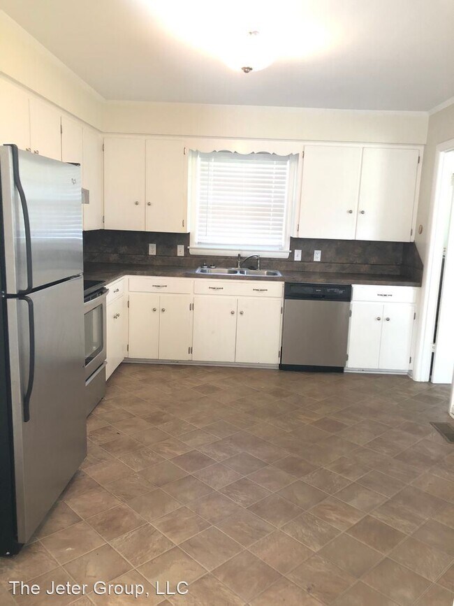 Building Photo - 3 br, 1 bath House - 1000 WALNUT DR.