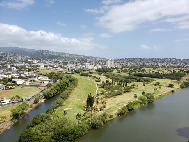 Vista a la montaña - 2211 Ala Wai Blvd