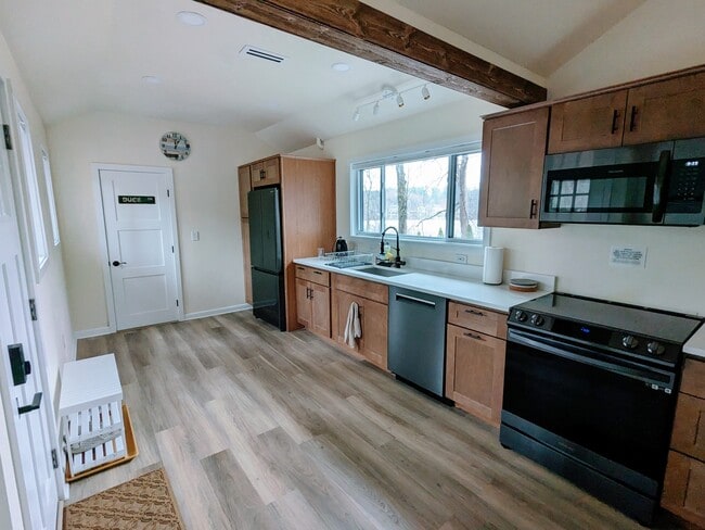 Kitchen - 35 Willowwood Ave