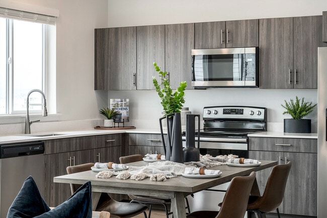 Timberline Kitchen Table - Railrunner