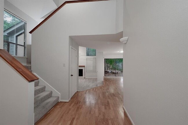 Building Photo - 8 Gannet Hollow Pl