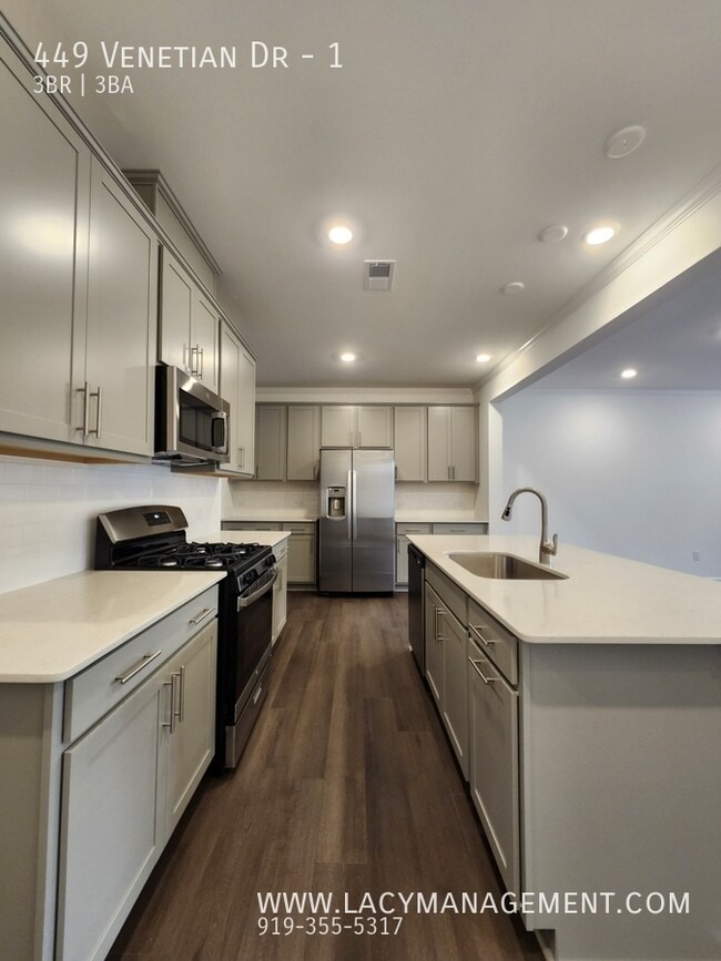 Foto del edificio - 449 Venetian Dr