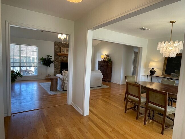 Foto del edificio - 3935 Misty Ln