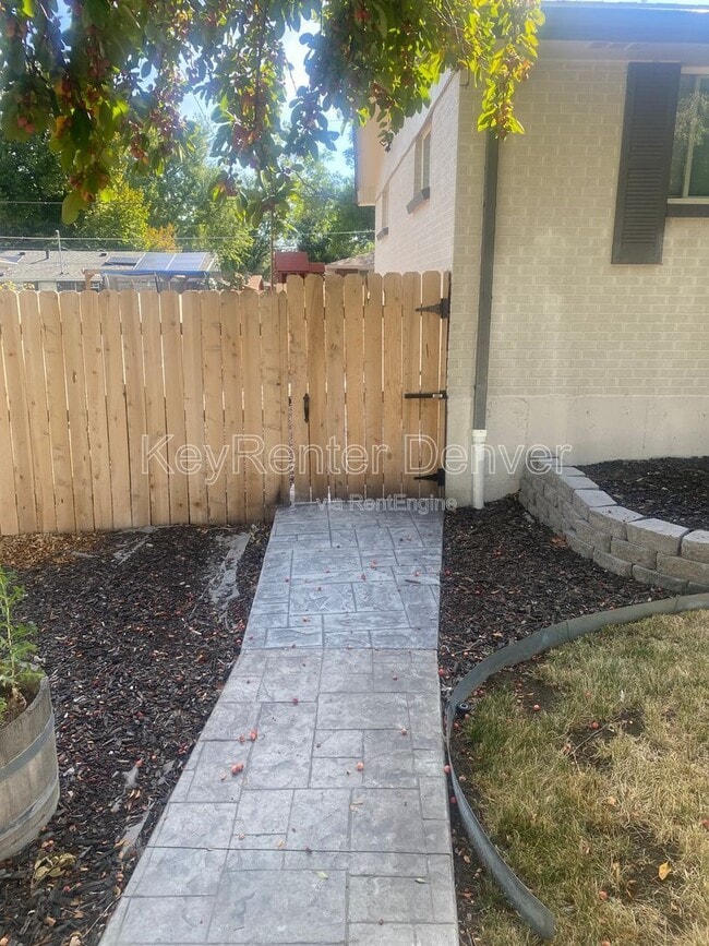 Building Photo - 6636 Depew St