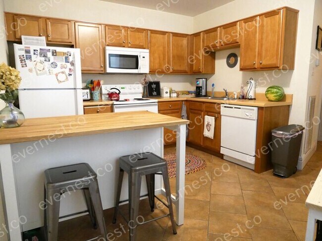 Building Photo - 614 N 23rd St