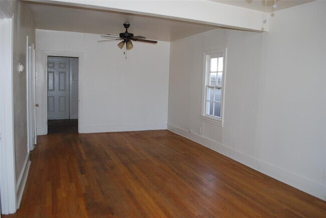 Foto del edificio - 4722 Depew Ave
