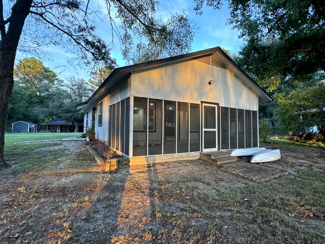 Building Photo - Casita 236