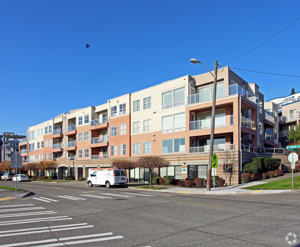 Foto principal - Pacific Palisades Condominiums