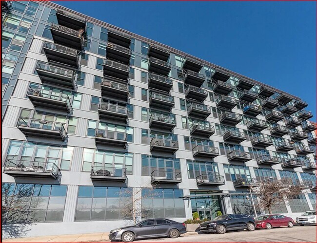 Building Photo - 1224 W Van Buren St