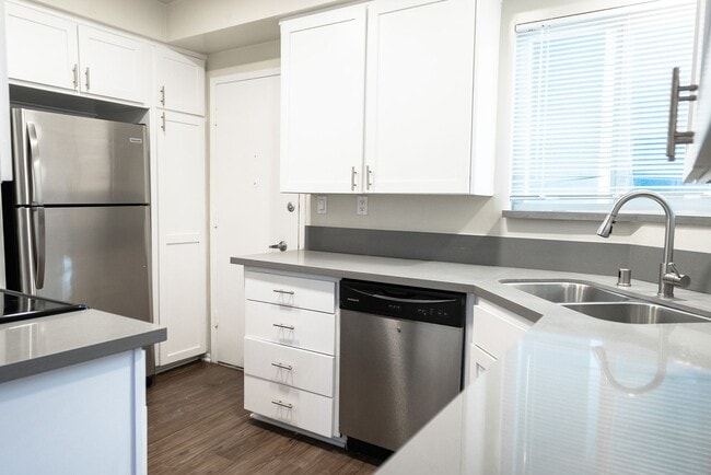 Interior Photo - 1371 S. Beverly Glen Blvd.