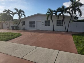 Building Photo - 9915 SW 87th St