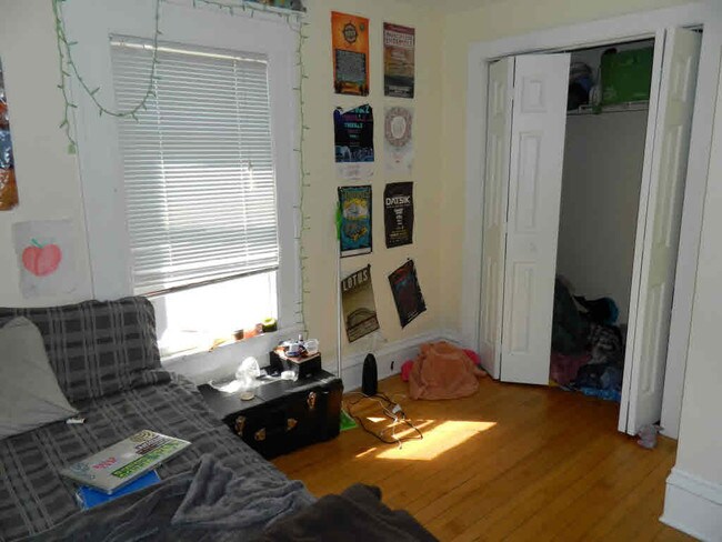 Building Photo - 70-74 Adams St