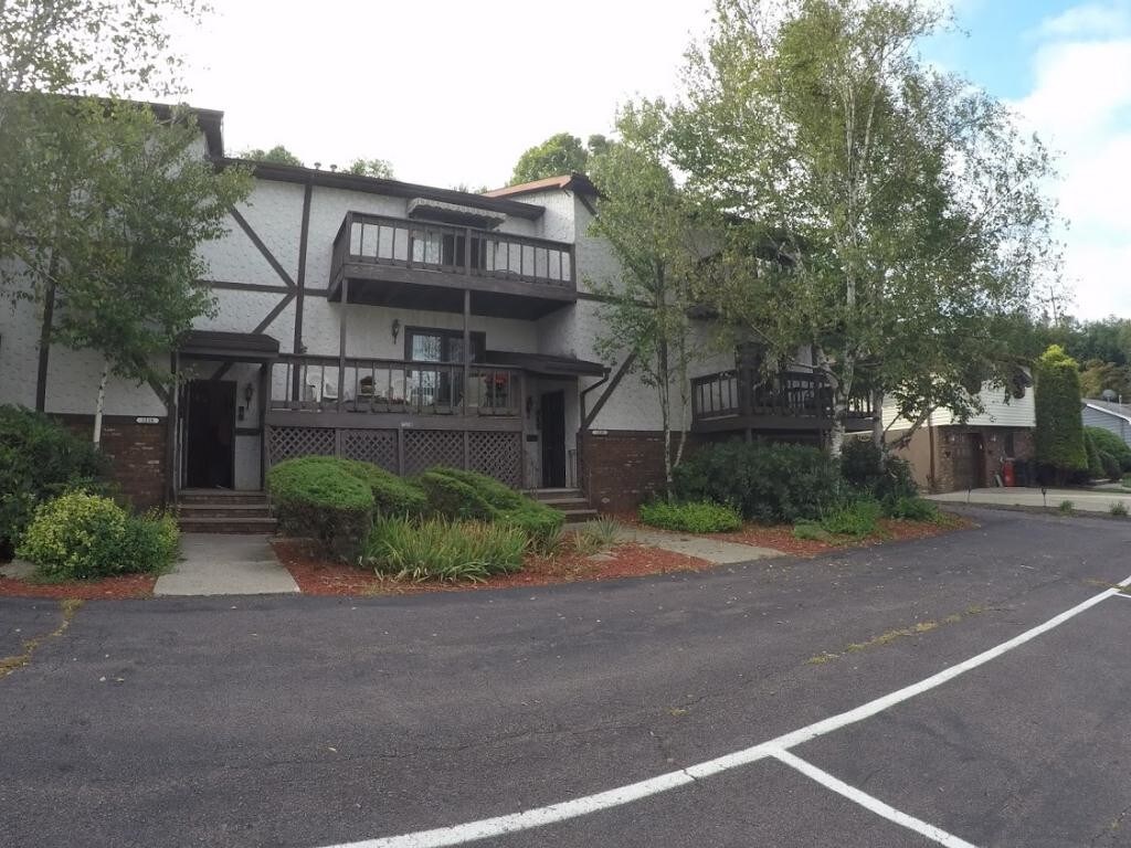 1218 Monroe Ave Unit 7, Dunmore, PA 18509 Room for Rent in Dunmore