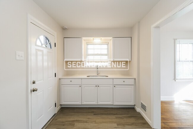 Building Photo - 3741 Norwich Ln