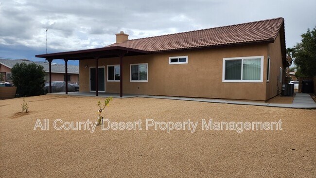 Building Photo - 13700 La Mesa Dr