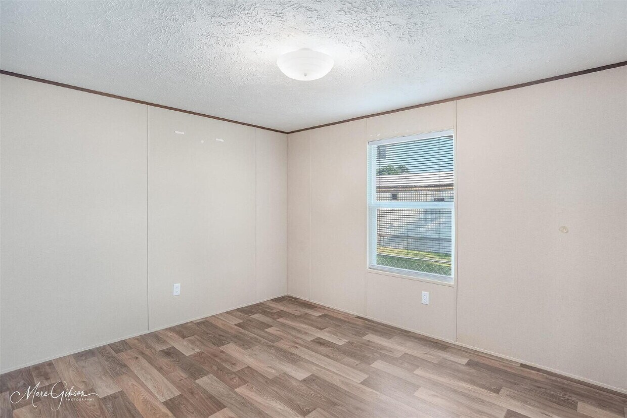 Foto principal - "Charming 3-Bedroom Home with 2 Full Baths in Prime Bossier City Location!"