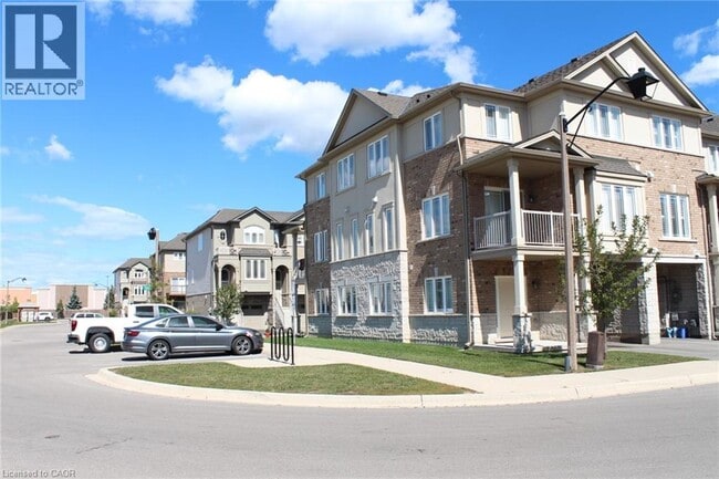 Building Photo - 24 Aquarius Cres