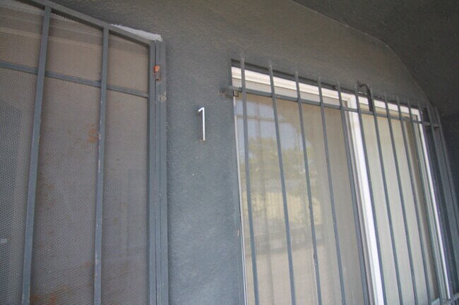 Foto del edificio - 937 Cole Ave