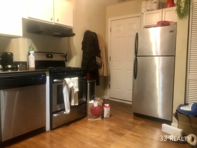 Foto del edificio - Prime Lakeview location 1bd/1bth, Parking ...
