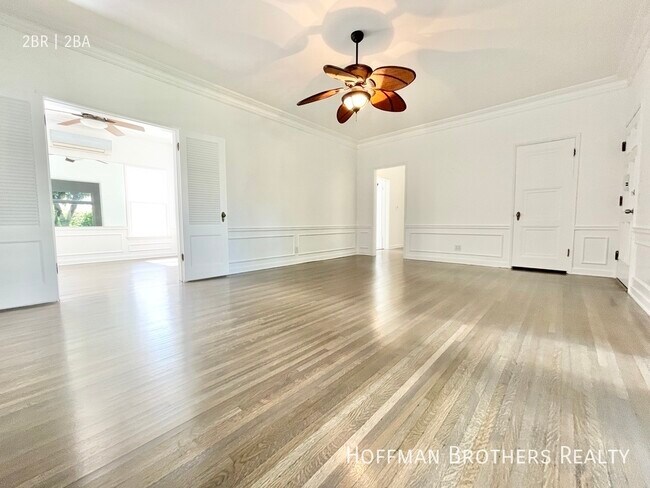 Building Photo - 1403 N Laurel Ave
