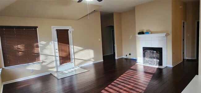 Foto del edificio - 1124 Springbrook Rd