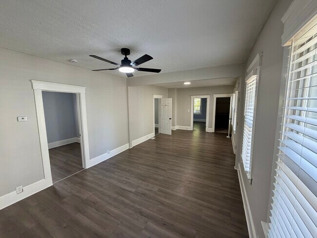 Sala de estar/comedor - 1018 Auburn Ave