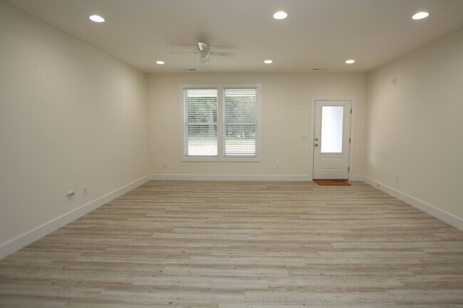 Foto del edificio - Just steps from the Indian River Bay!