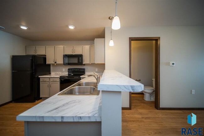 Building Photo - 4822 S Hosta Ave