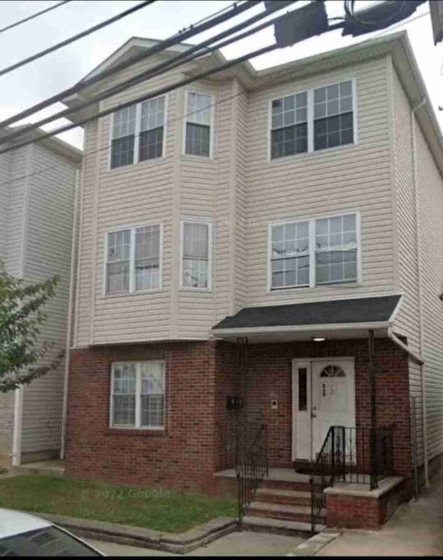 239 1st St Unit 1, Elizabeth, NJ 07206 Room for Rent in Elizabeth, NJ