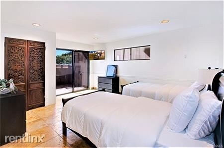 Building Photo - 5 br, 3 bath House - 2716 Solana Way