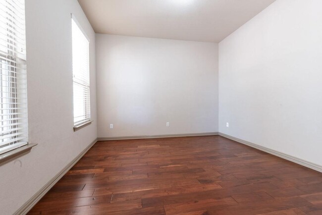 Foto del edificio - 1509 Greenside Dr
