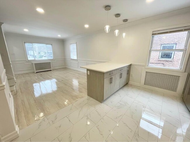 Foto del edificio - 77-29 249th St