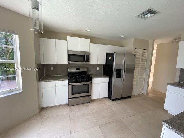 Foto del edificio - 13820 NW 22nd St