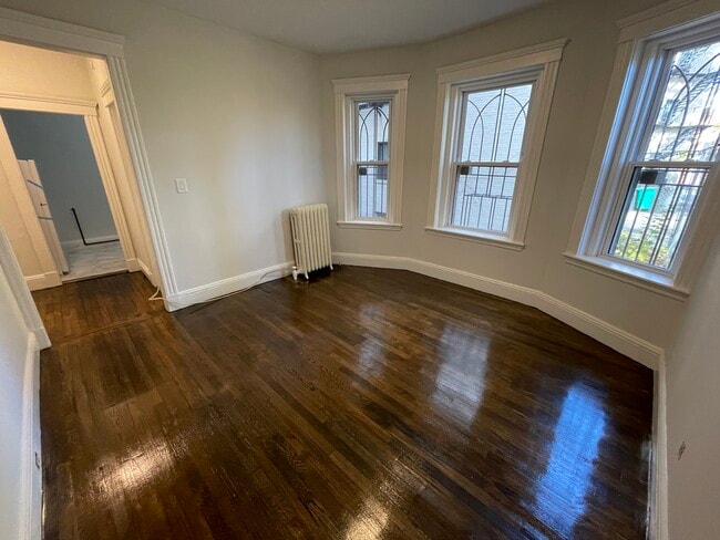 Building Photo - 32 Worthington St