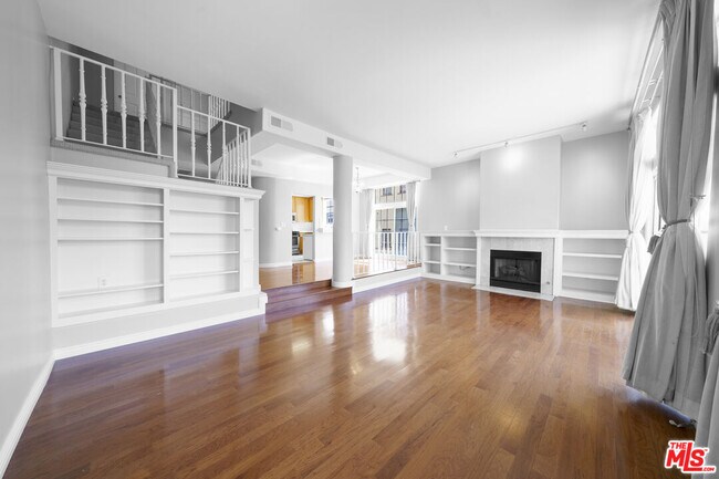 Foto del edificio - 5848 W Olympic Blvd