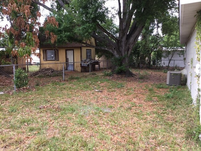 Building Photo - 1703 Carnegie Cir