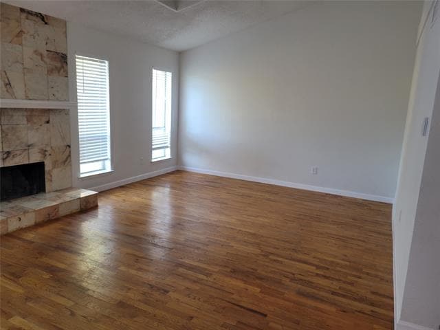 Foto del edificio - 3127 Willowbrook Ct