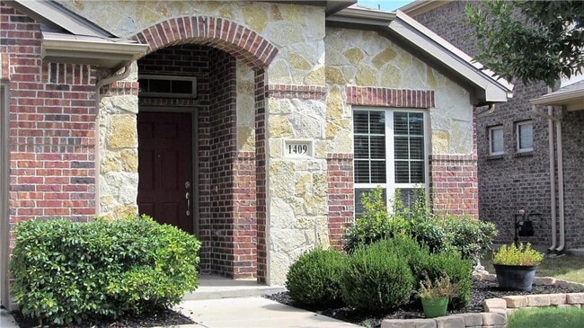 Building Photo - Beautiful well-maintained 3 BR home in desirable, conveniently located Paloma Creek!