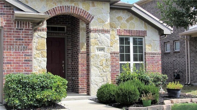 Foto del edificio - Beautiful well-maintained 3 BR home in desirable, conveniently located Paloma Creek!