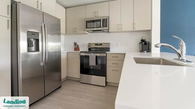 Foto del edificio - 7301 Lake Bank Lp