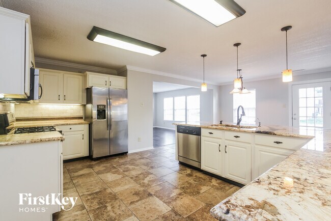 Building Photo - 5647 Hare Dr