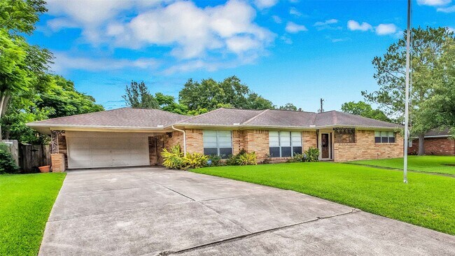 Foto del edificio - 7919 Montglen Dr