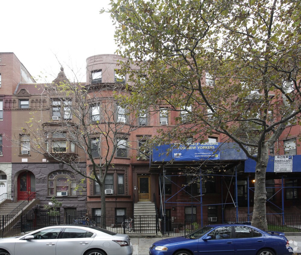 Building Photo - 1265 Pacific St