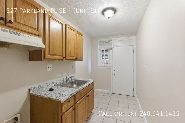 Foto del edificio - 327 Parkland Pl SE