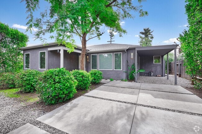 Building Photo - 23018 Leonora Dr