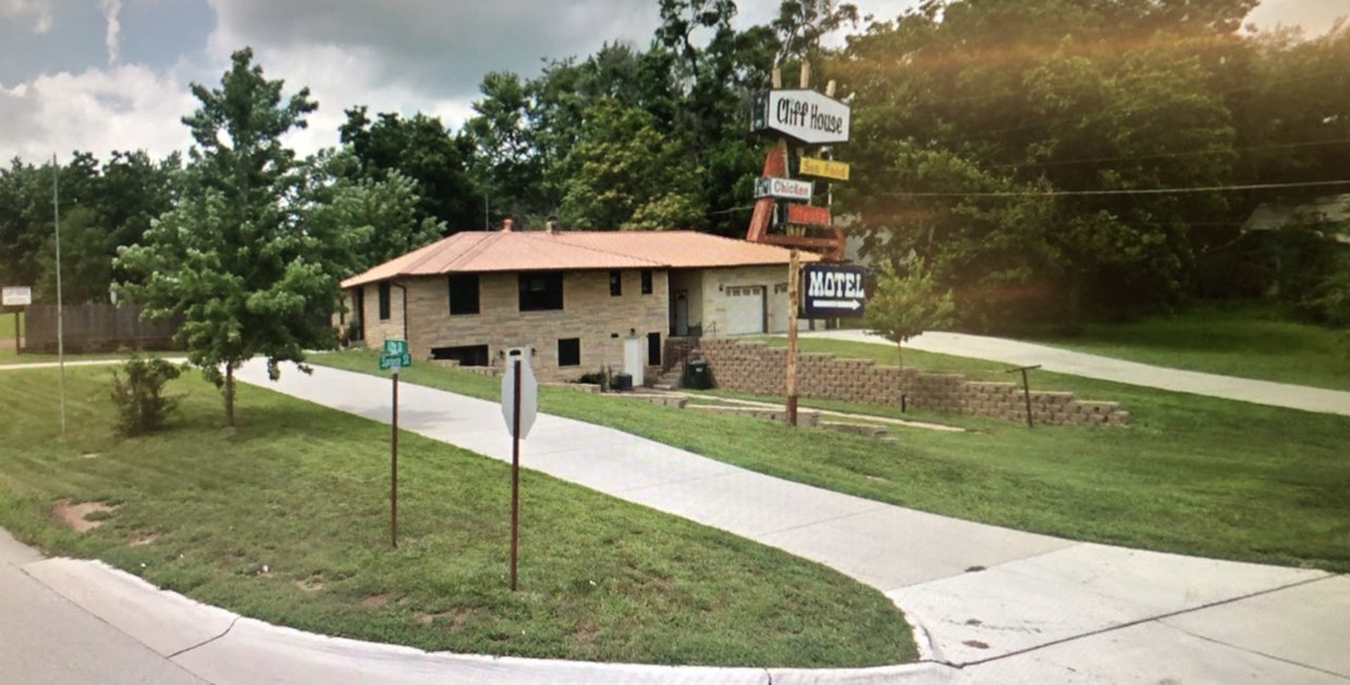 Primary Photo - 1221 Spruce St