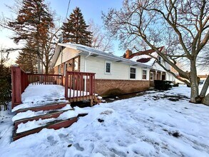 Building Photo - 3689-3695 Ivanrest Ave SW