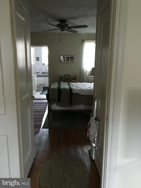Foto del edificio - 1245 W 37th St